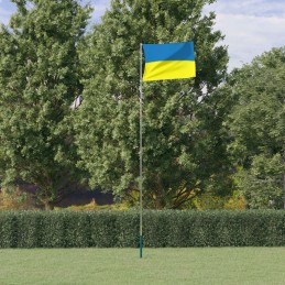 Flagge der Ukraine und Mast...