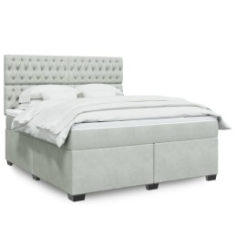 Boxspringbett mit Matratze...
