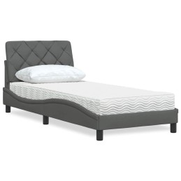 Bett mit Matratze...