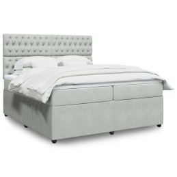 Boxspringbett mit Matratze...