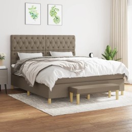 Boxspringbett mit Matratze...