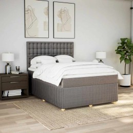 Boxspringbett mit Matratze...