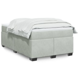 Boxspringbett mit Matratze...