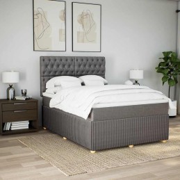 Boxspringbett mit Matratze...
