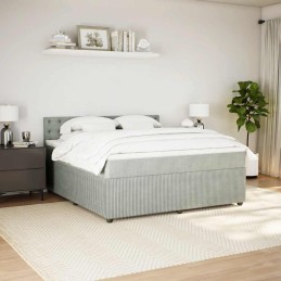 Boxspringbett mit Matratze...