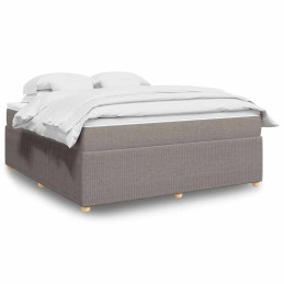 Boxspringbett mit Matratze...