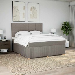 Boxspringbett mit Matratze...