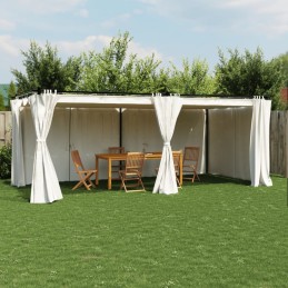 Pavillon mit Vorhängen...