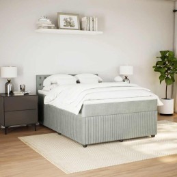 Boxspringbett mit Matratze...
