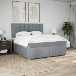 Boxspringbett mit Matratze...