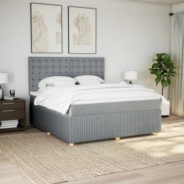 Boxspringbett mit Matratze...