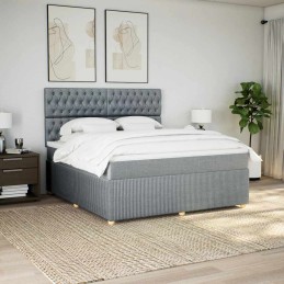 Boxspringbett mit Matratze...