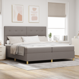 Boxspringbett mit Matratze...