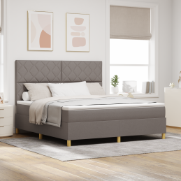 Boxspringbett mit Matratze...