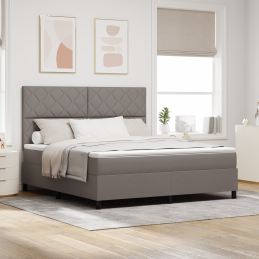 Boxspringbett mit Matratze...