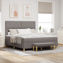 Boxspringbett mit Matratze...
