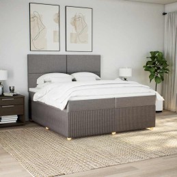 Boxspringbett mit Matratze...