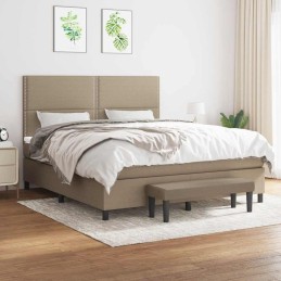 Boxspringbett mit Matratze...