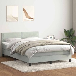 Boxspringbett mit Matratze...
