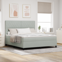 Boxspringbett mit Matratze...